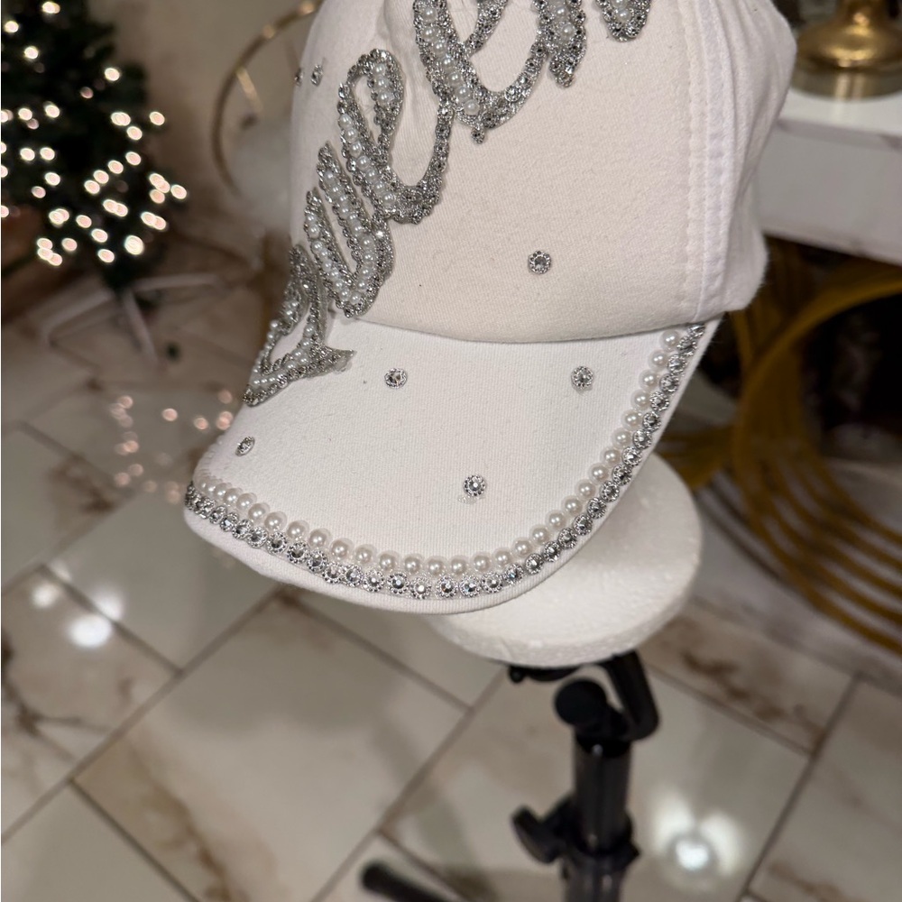 White Rhinestone Embellished Cap - Picture 2 of 4